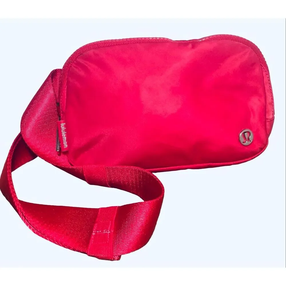 Lululemon Everywhere Belt in Cherry Mist